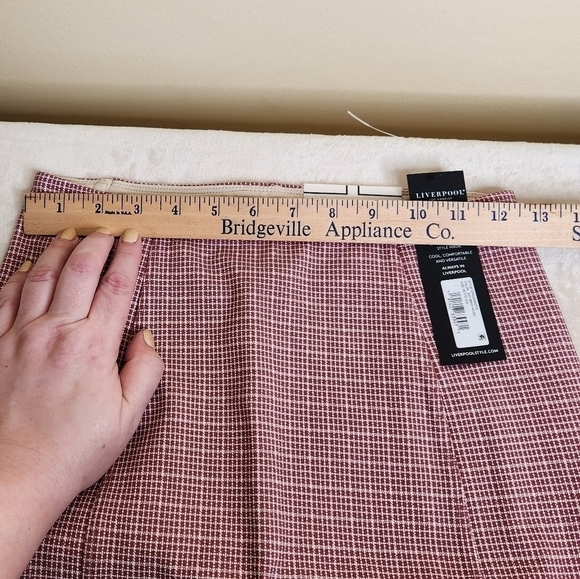Liverpool Pencil Skirt Size 0/25 Petite Sweet Berry - Picture 6 of 13